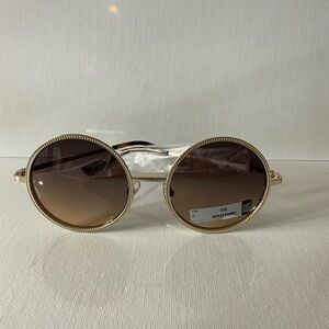 Chic Gold Frame Round Sunglasses